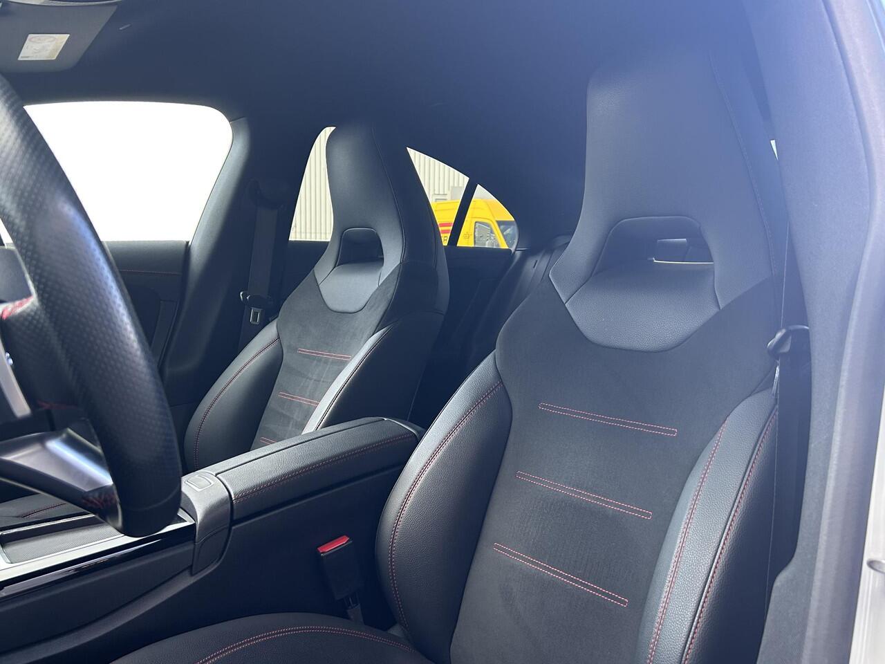 Mercedes-Benz CLA-KLASSE 180 AMG Line | Night Pakket | Burmester Surround Sound | Dodehoekassistent | MULTIBEAM LED Koplampen | Sfeerverlichting | Stoelverwarming | Achteruitrijcamera | Elektrisch Inklapbare Buitenspiegels