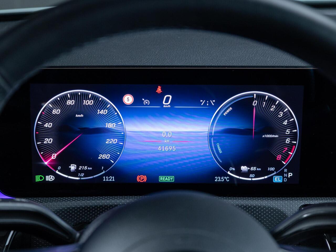 Mercedes-Benz CLA-KLASSE Coupé 250 e AMG Line Panorama dak