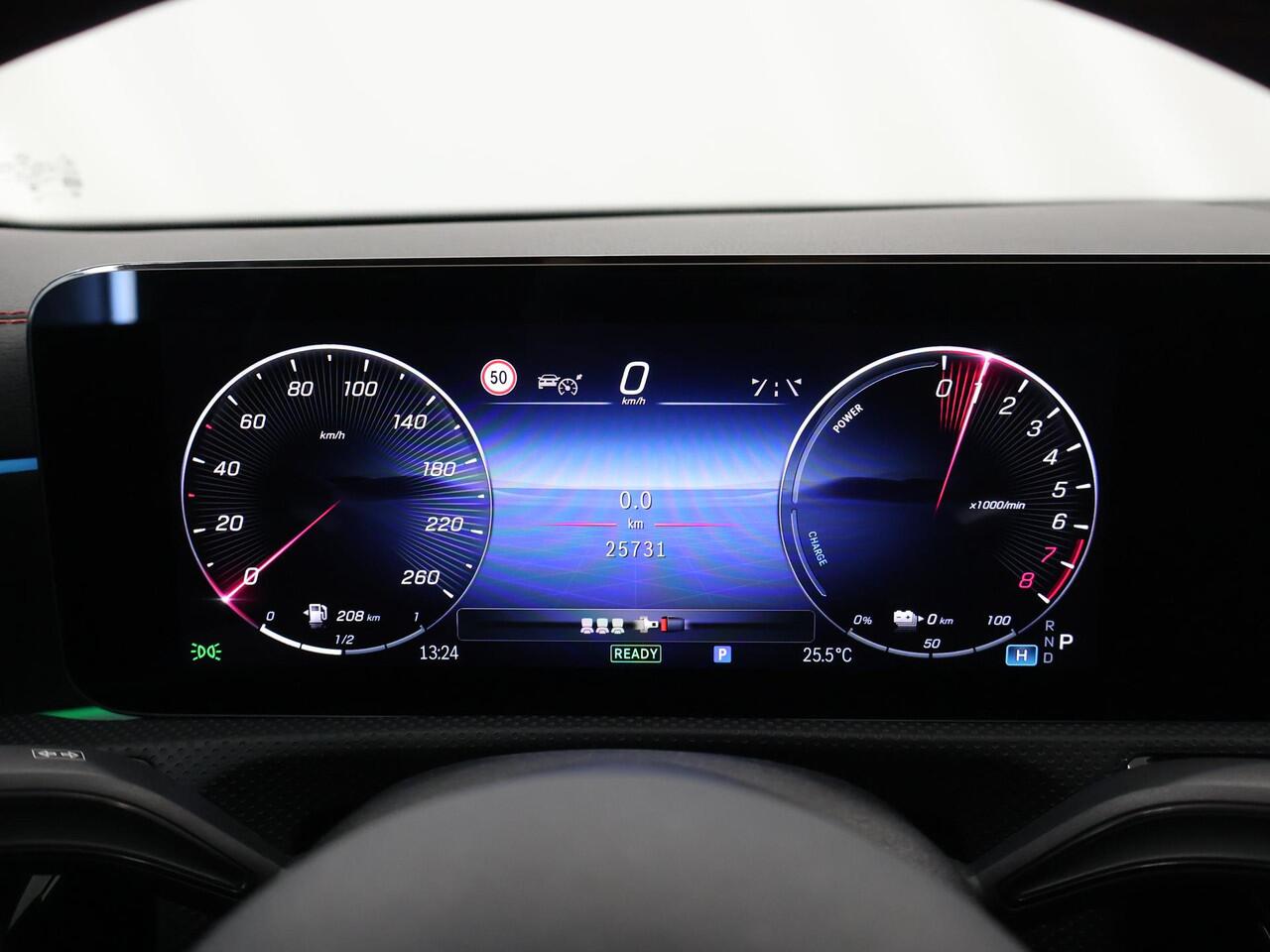 Mercedes-Benz CLA-KLASSE 250 e Star Edition AMG Line | Night | Panoramadak | Sfeerverlichting | Distronic | Stoelverwarming |