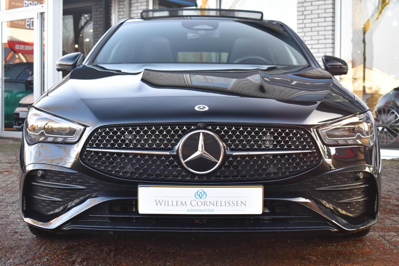 Mercedes-Benz CLA-KLASSE Shooting Brake 180 AMG Sfeer Pano HUD Elc. Stoelen 360 Camera