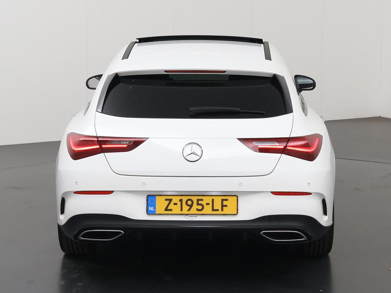 Mercedes-Benz CLA-KLASSE Shooting Brake 180 Star Edition AMG Line | Night | Panoramadak | 19" lichtmetalen velgen | Sfeerverlichting | Stoelverwarming |