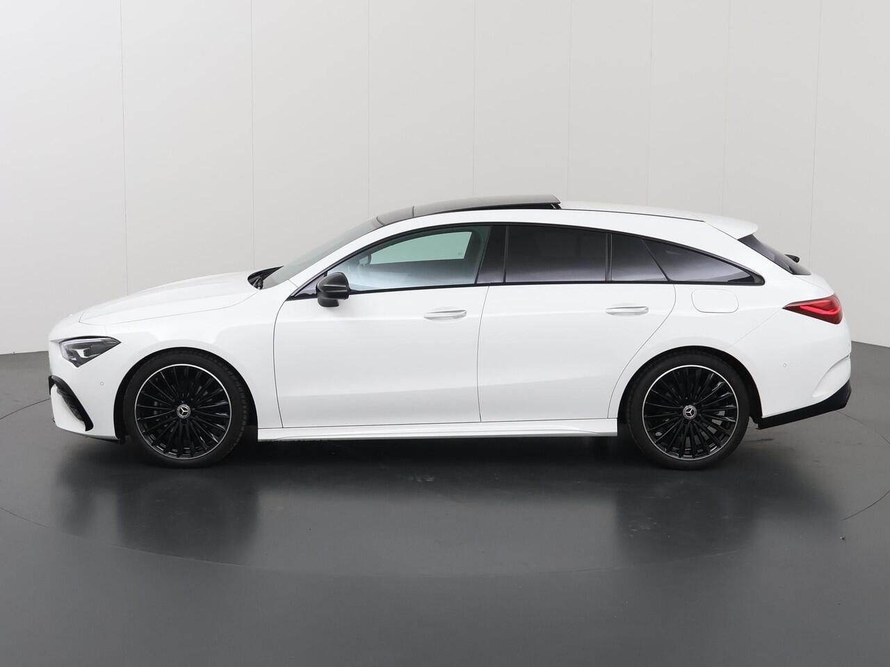 Mercedes-Benz CLA-KLASSE Shooting Brake 180 Star Edition AMG Line | Night | Panoramadak | 19" lichtmetalen velgen | Sfeerverlichting | Stoelverwarming |