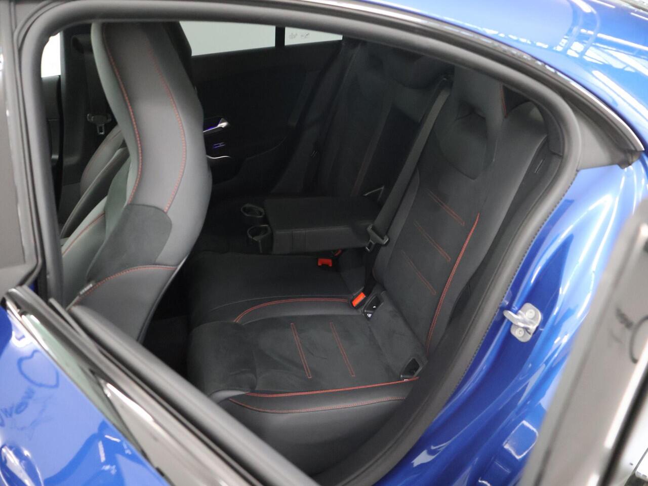 Mercedes-Benz CLA-KLASSE 250 e AMG Night | Panoramadak | Keyless Go | Sfeerverlichting | Achteruitrijcamera |