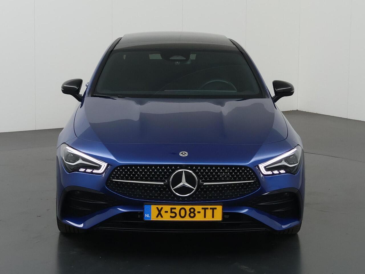 Mercedes-Benz CLA-KLASSE 250 e AMG Night | Panoramadak | Keyless Go | Sfeerverlichting | Achteruitrijcamera |