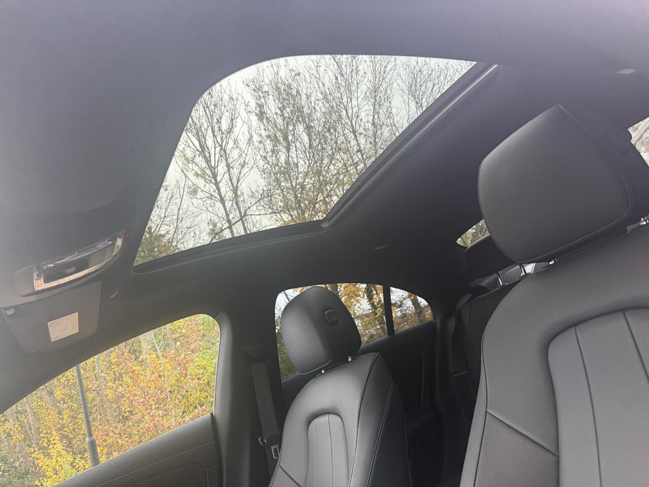 Mercedes-Benz CLA-KLASSE 180 | Panoramadak | Nightpakket |