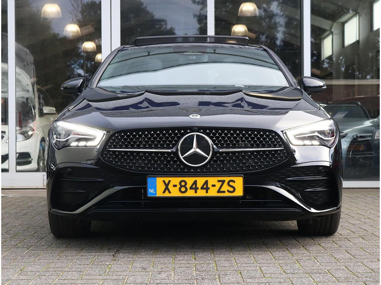 Mercedes-Benz CLA-KLASSE 250 e AMG Line | Panoramadak | Sfeerverlichting