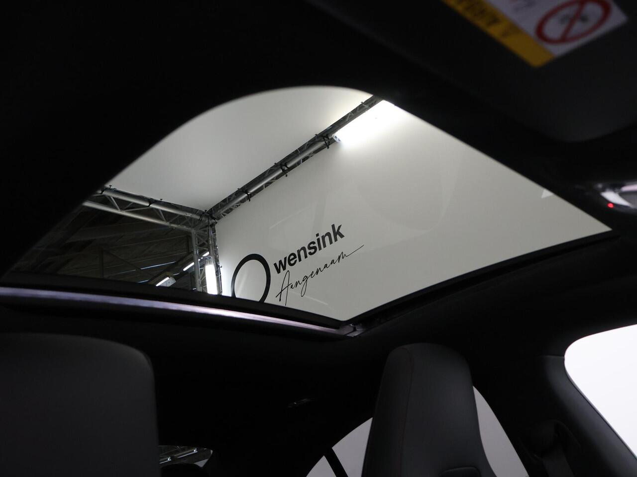 Mercedes-Benz CLA-KLASSE 180 Business Solution AMG | Panoramaschuifdak | Premium Plus-pakket | Winterpakket | Techniek-pakket | Burmester | Trekhaak | Head-up display |