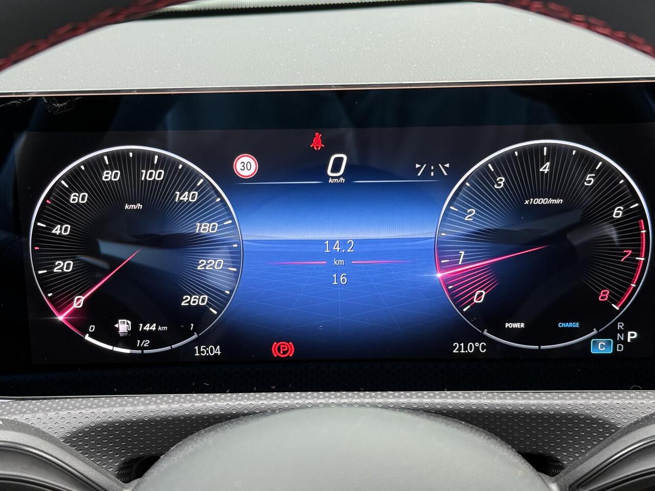 Mercedes-Benz CLA-KLASSE Shooting Brake 180 Star Edition LIMITED Panorama dak