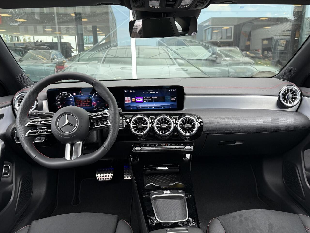 Mercedes-Benz CLA-KLASSE Shooting Brake 180 Star Edition LIMITED Panorama dak