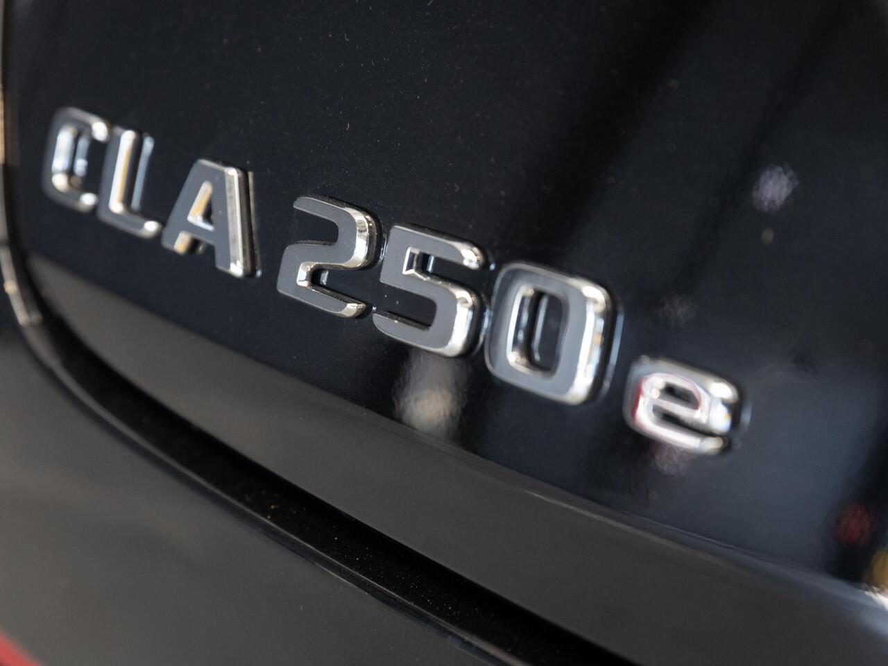 Mercedes-Benz CLA-KLASSE Shooting Brake 250 e Star Edition AMG Line Panorama dak