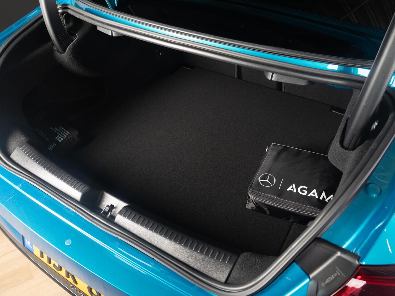 Mercedes-Benz CLA-KLASSE Coupé 180 AMG Line Premium | Panorama dak