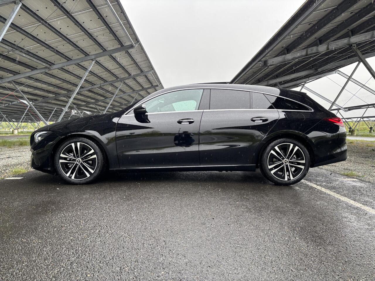 Mercedes-Benz CLA-KLASSE Shooting Brake 180 Star Edition Luxury Line | Panoramadak | Getint glas | Sfeerverlichting | Widescreen | Stoelverwarming |