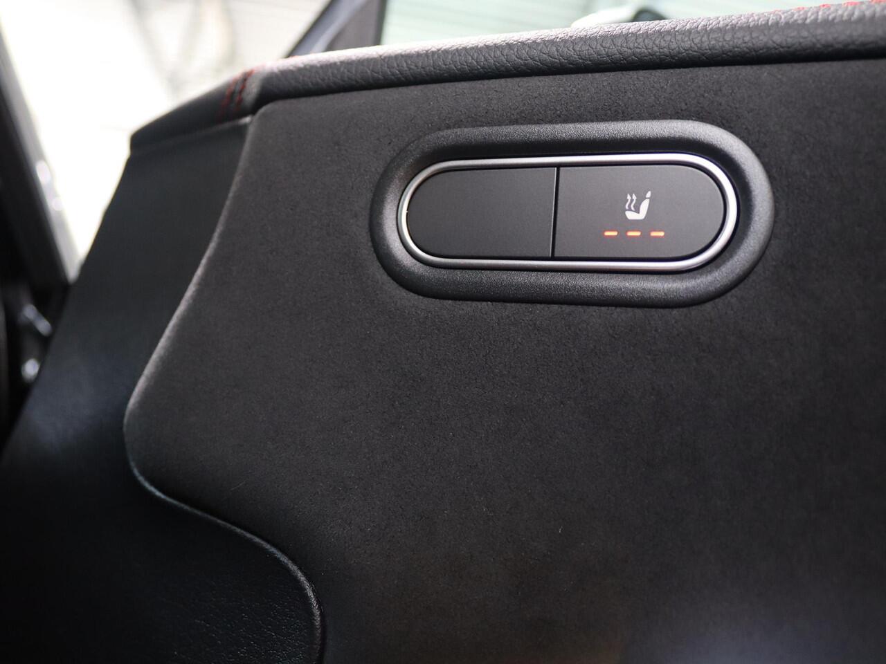 Mercedes-Benz CLA-KLASSE 250e Shooting Brake Business Solution AMG | Panoramaschuifdak | Nightpakket | 19 inch AMG-Velgen