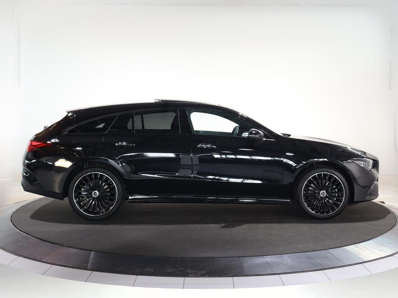 Mercedes-Benz CLA-KLASSE 250e Shooting Brake Business Solution AMG | Panoramaschuifdak | Nightpakket | 19 inch AMG-Velgen