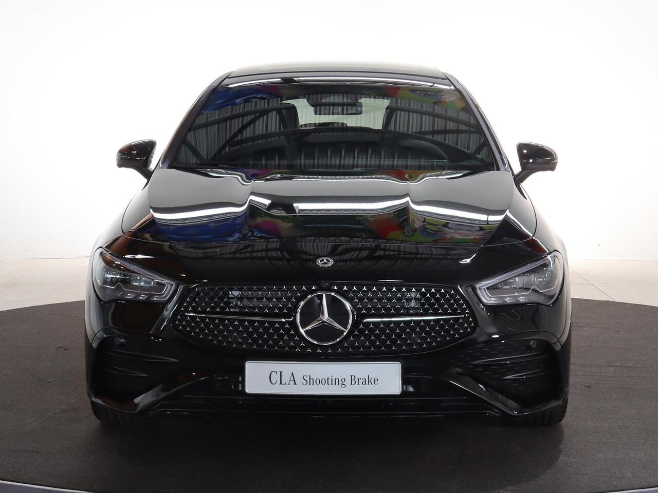 Mercedes-Benz CLA-KLASSE Shooting Brake 180 Business Solution AMG | Panoramaschuifdak | Head-up display | Trekhaak | 360° camera | Dodehoekassistent | MULTIBEAM LED koplampen |