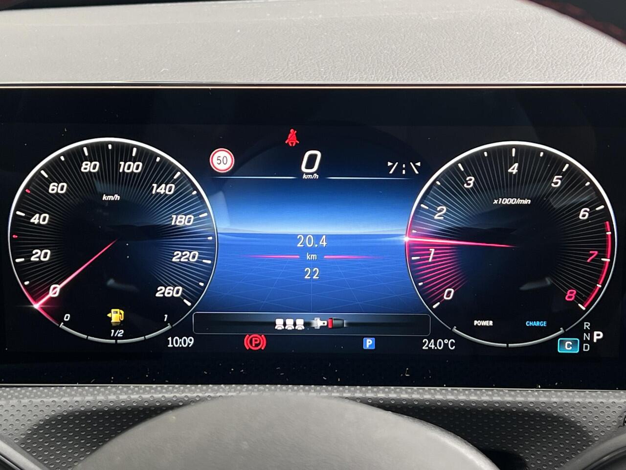 Mercedes-Benz CLA-KLASSE Shooting Brake 180 Star Edition AMG LIMITED | Night Pakket | Panoramadak | Trekhaak | Apple CarPlay | Android Auto | Sfeerverlichting | Stoelverwarming | Achteruitrijcamera | Parkeersensoren | Elektrisch inklapbare buitenspiegels