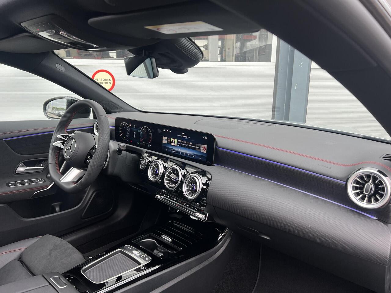 Mercedes-Benz CLA-KLASSE Shooting Brake 180 Star Edition AMG LIMITED | Night Pakket | Panoramadak | Trekhaak | Apple CarPlay | Android Auto | Sfeerverlichting | Stoelverwarming | Achteruitrijcamera | Parkeersensoren | Elektrisch inklapbare buitenspiegels
