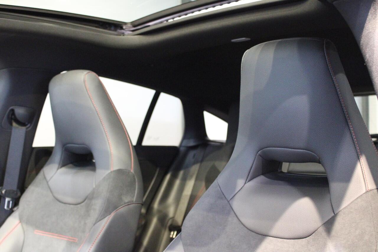 Mercedes-Benz CLA-KLASSE Shooting Brake 180 Star Edition AMG LIMITED Panorama dak