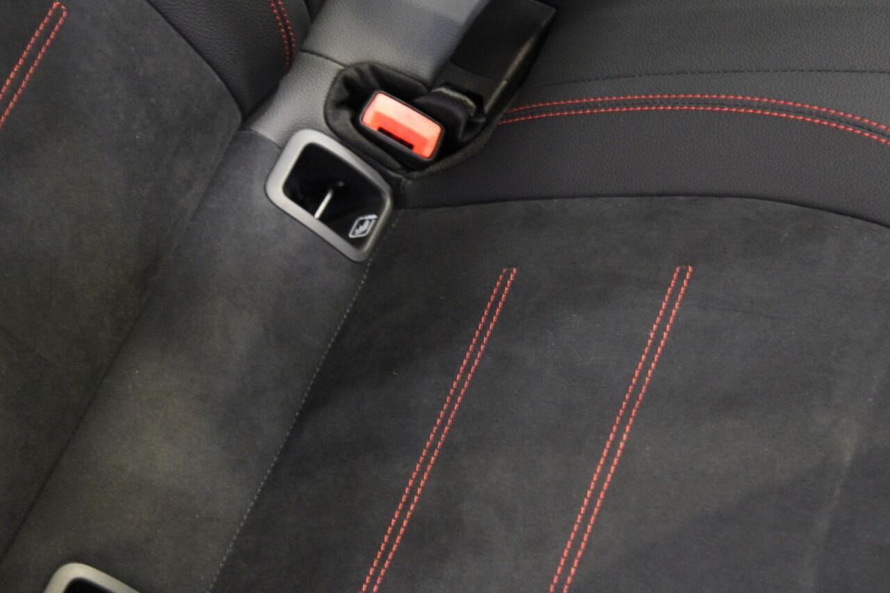 Mercedes-Benz CLA-KLASSE Shooting Brake 200 AMG Line Panorama dak | Trekhaak