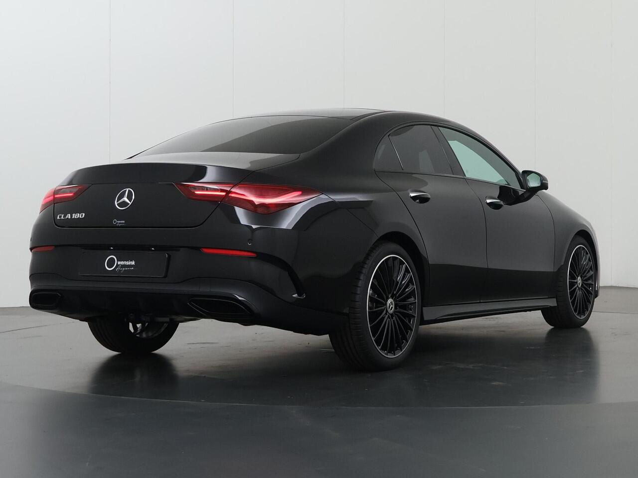 Mercedes-Benz CLA-KLASSE 180 Star Edition AMG Line | Panoramaschuifdak | AMG-line plus | Head-Up | Dodehoekassistent | Nightpakket |