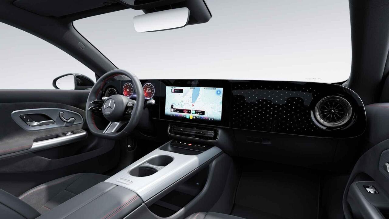 Mercedes-Benz CLA-KLASSE 250+ Launch Edition 85 kWh | Panoramadak | Stoelverwarming | Nightpakket | DISTRONIC | Achteruitrijcamera | Dodehoekassistent |