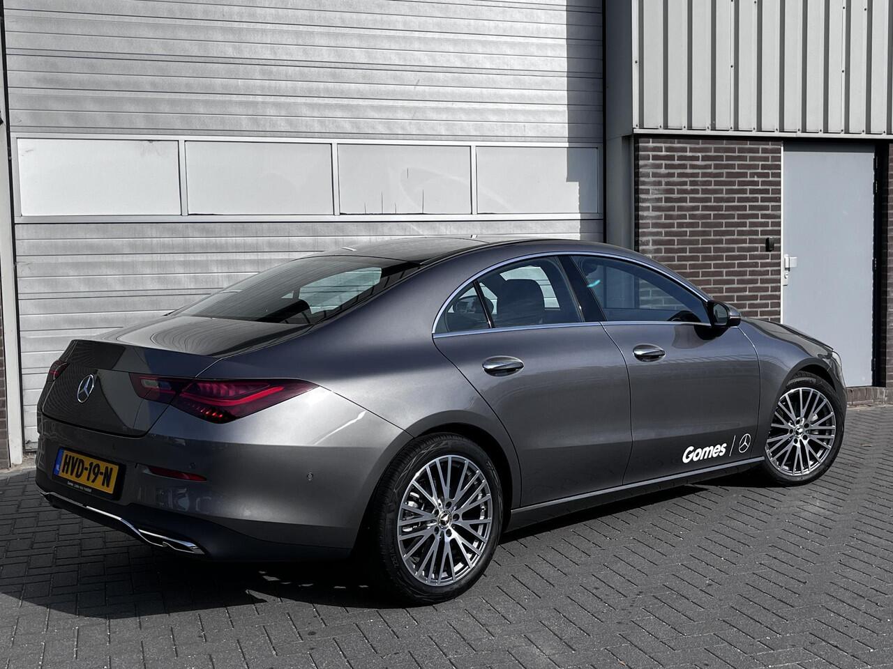 Mercedes-Benz CLA-KLASSE 180 Star Edition Luxury | Panoramadak | Apple CarPlay | Android Auto | Sierdelen Lindehout Zwart | Sfeerverlichting | Stoelverwarming | Achteruitrijcamera | Parkeersensoren | Elektrisch Inklapbare Buitenspiegels