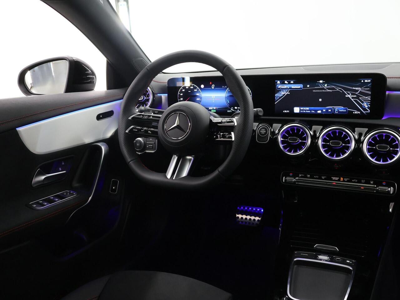 Mercedes-Benz CLA-KLASSE Shooting Brake 250e Star Edition AMG Line | Panoramaschuifdak | MULTIBEAM LED | Nightpakket | Sfeerverlichting | Multispaak Velgen