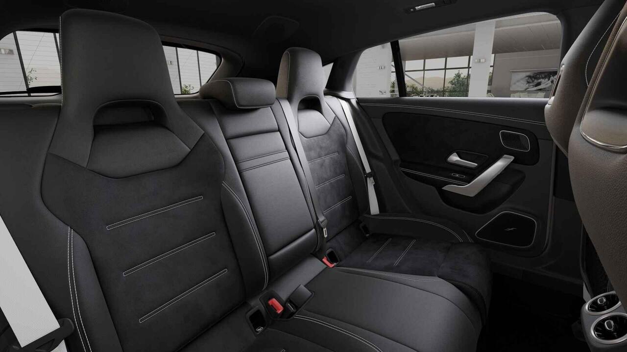 Mercedes-Benz CLA-KLASSE Shooting Brake 180 Business Solution AMG | AMG Line Plus | Nightpakket | Head-up display | 360° camera | Dodehoekassistent | 19 inch AMG Velgen |