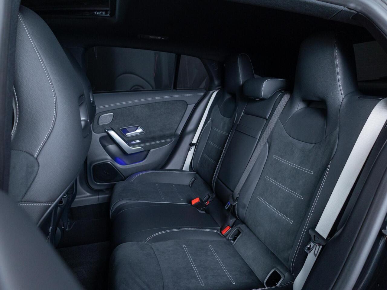 Mercedes-Benz CLA-KLASSE Shooting Brake 250 e Business Solution AMG Panorama dak