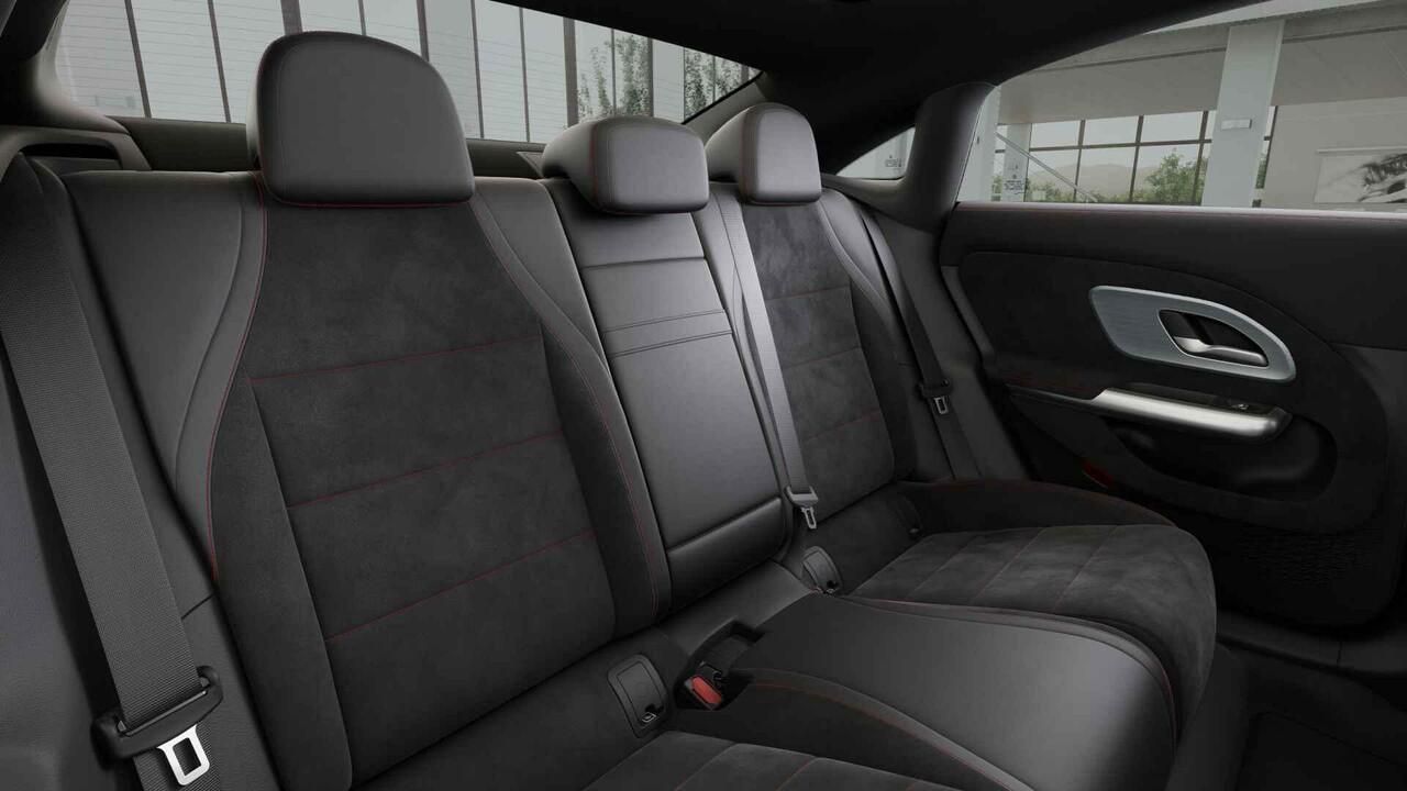 Mercedes-Benz CLA-KLASSE 250+ Launch Edition 85 kWh | Panoramadak | Stoelverwarming | Nightpakket | DISTRONIC | Achteruitrijcamera | Dodehoekassistent | Trekhaak |