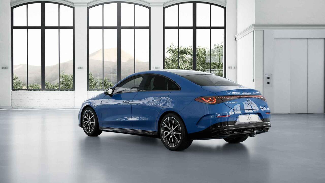 Mercedes-Benz CLA-KLASSE 250+ Launch Edition 85 kWh | Panoramadak | Stoelverwarming | Nightpakket | DISTRONIC | Achteruitrijcamera | Dodehoekassistent | Trekhaak |