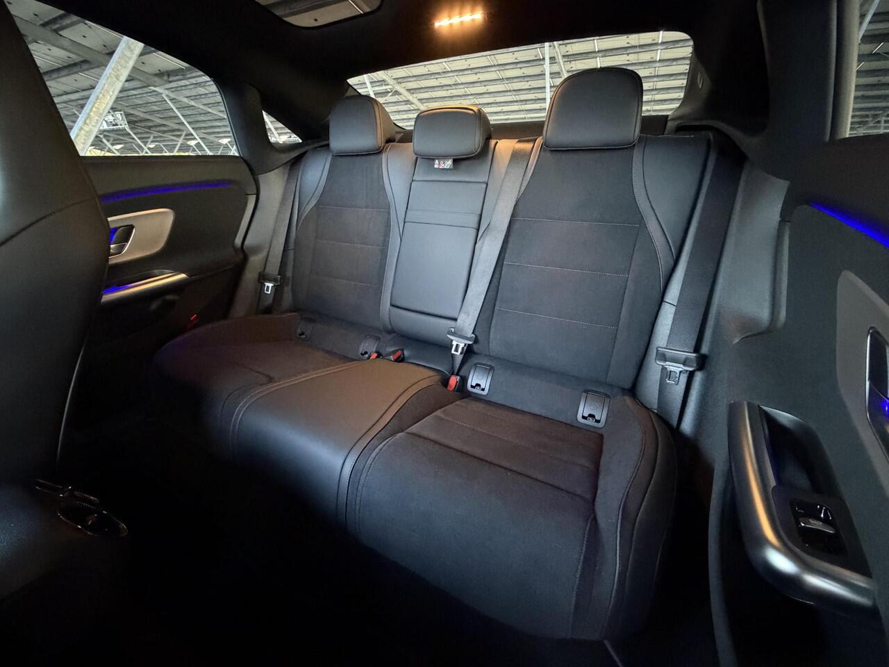 Mercedes-Benz CLA-KLASSE 250+ Launch Edition 85 kWh | Night | Panoramadak | DISTRONIC | Achteruitrijcamera | Dodehoekassistent |