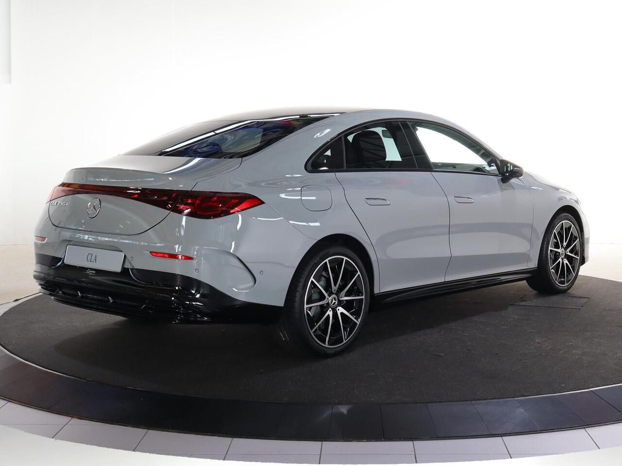 Mercedes-Benz CLA-KLASSE 250+ Launch Edition 85 kWh | Night | Panoramadak | Stoelverwarming | DISTRONIC | Achteruitrijcamera | Dodehoekassistent |