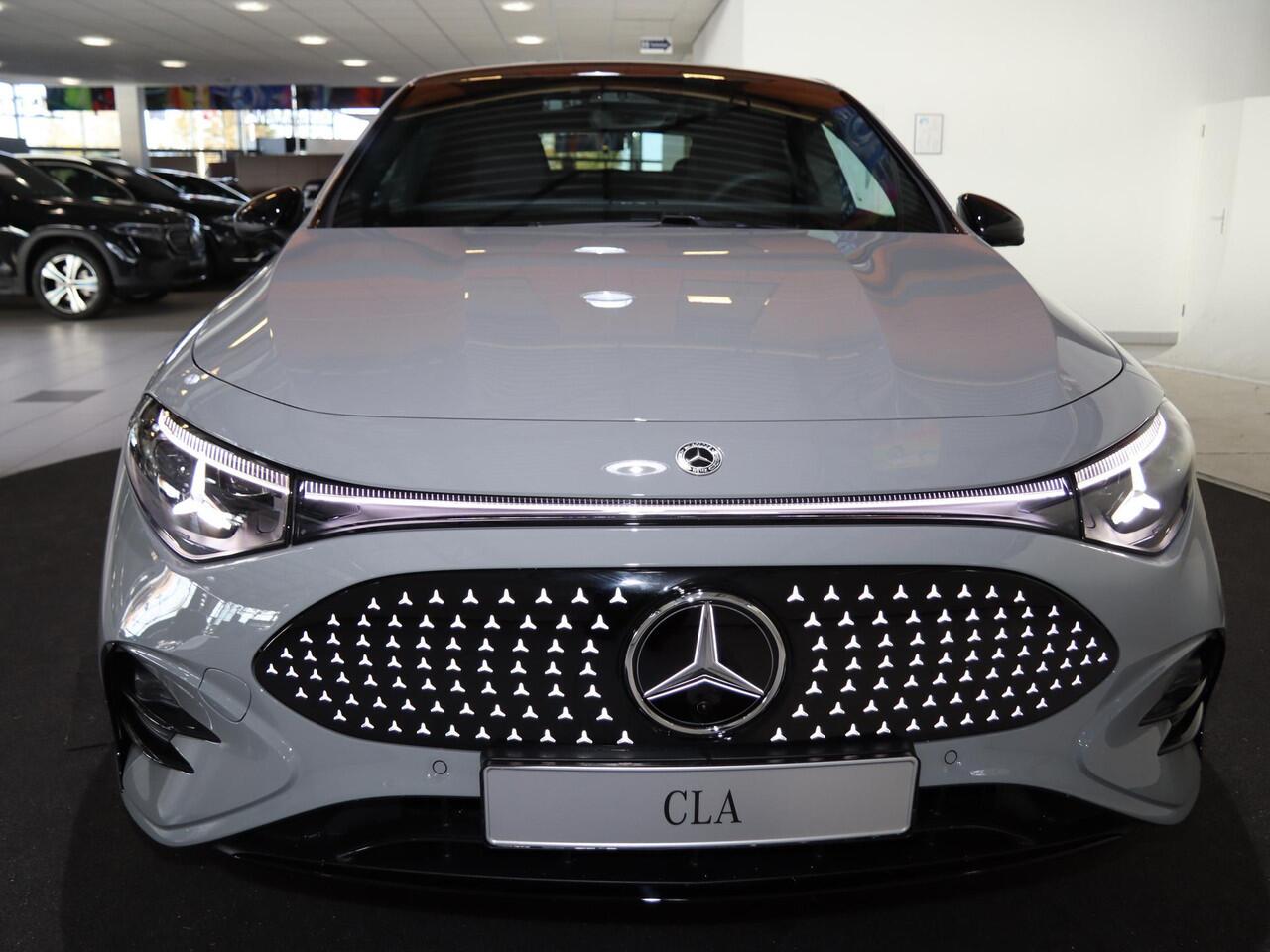 Mercedes-Benz CLA-KLASSE 250+ Launch Edition 85 kWh | Night | Panoramadak | Stoelverwarming | DISTRONIC | Achteruitrijcamera | Dodehoekassistent |