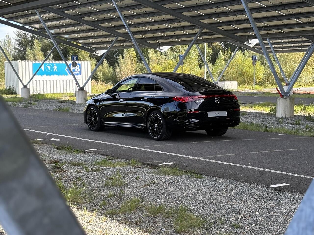 Mercedes-Benz CLA-KLASSE 250+ Launch Edition 85 kWh | Night | Panoramadak | DISTRONIC | Achteruitrijcamera | Dodehoekassistent |