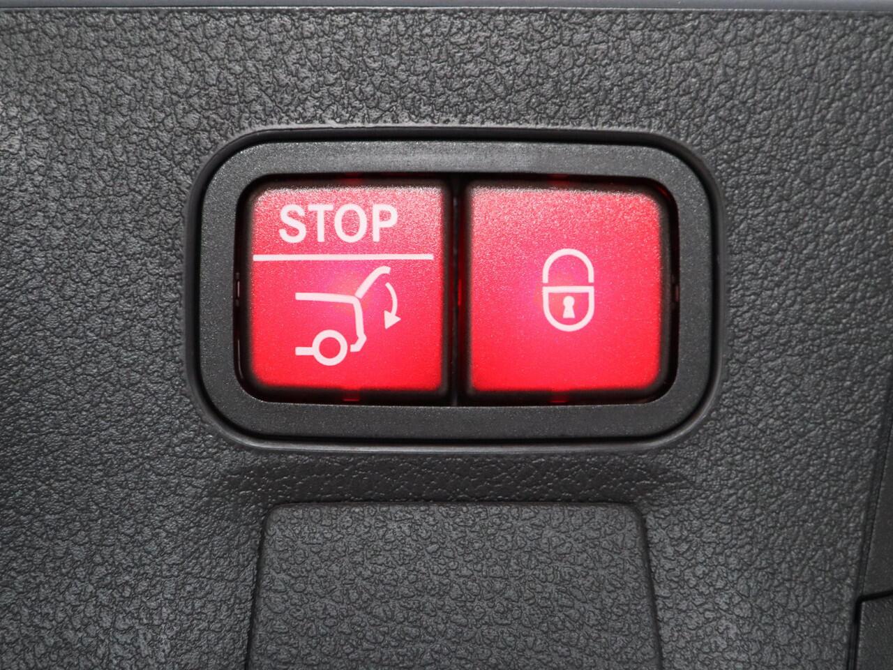 Mercedes-Benz CLA-KLASSE Shooting Brake 250e Business Solution AMG | Panoramaschuifdak | Night | Achteruitrijcamera| Stoelverwarming voor | LED koplampen | Trekhaak | Apple Carplay / Android auto