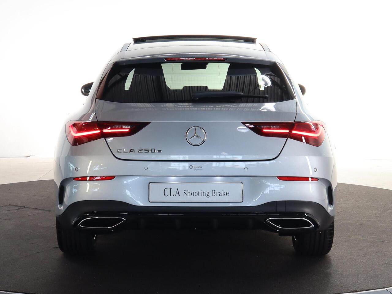 Mercedes-Benz CLA-KLASSE Shooting Brake 250e Business Solution AMG | Panoramaschuifdak | Night | Achteruitrijcamera| Stoelverwarming voor | LED koplampen | Trekhaak | Apple Carplay / Android auto