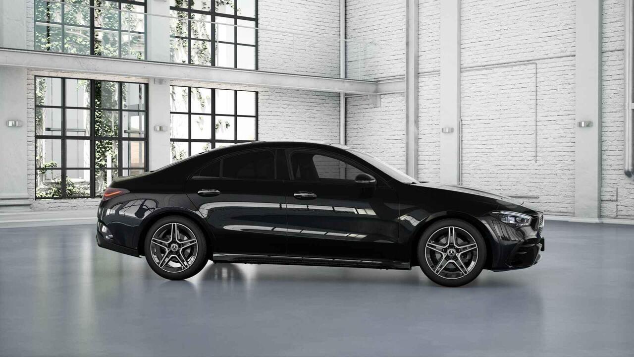 Mercedes-Benz CLA-KLASSE 180 Star Edition AMG Line | Panoramaschuifdak | Distronic | Night | Dodehoekassistent