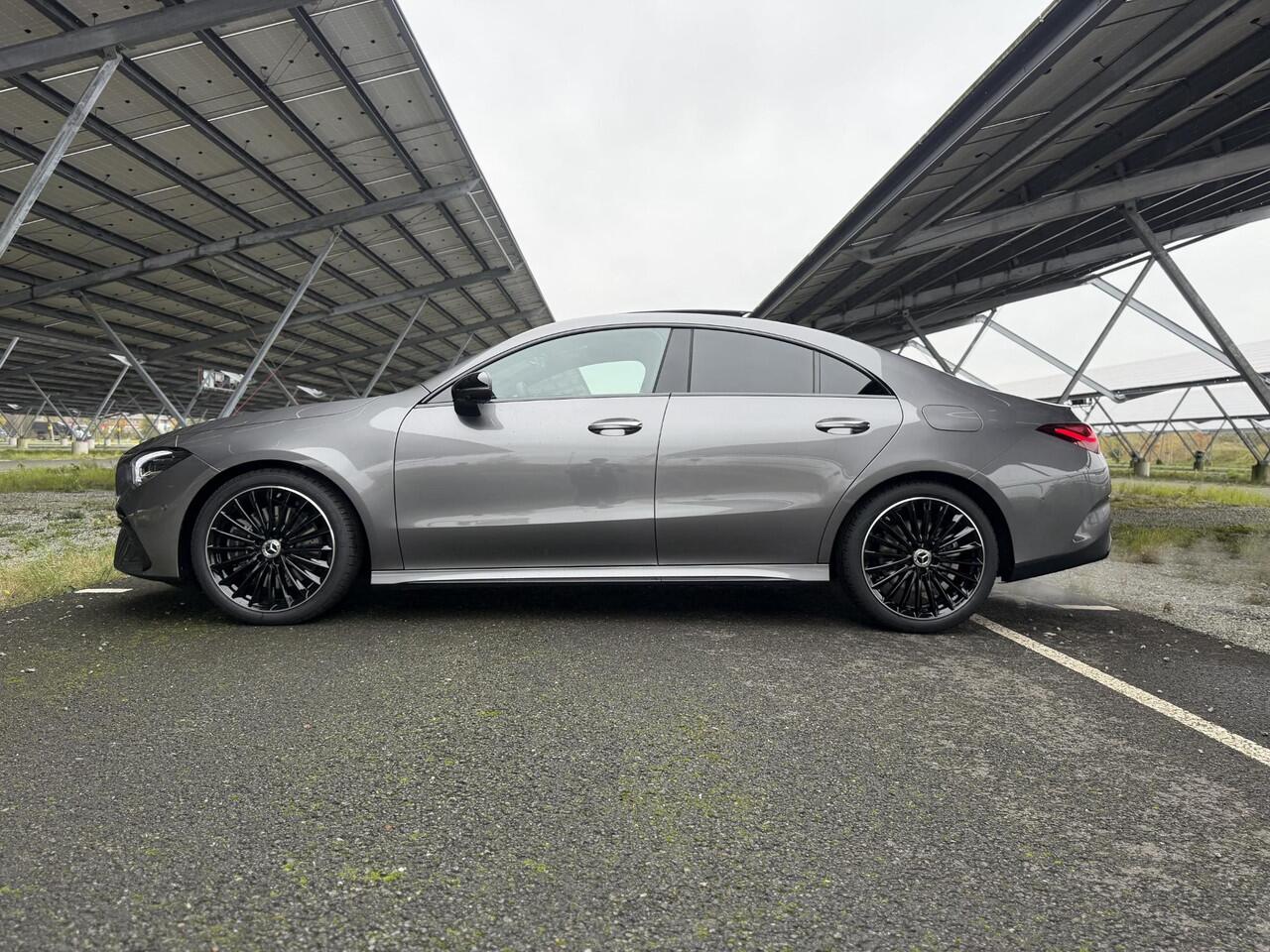 Mercedes-Benz CLA-KLASSE 180 Business Solution AMG | Night | Panoramadak | AMG Line Plus | Burmester | Trekhaak | Rijassistentiepakket | Head-up display | 360° camera | Techniekpakket | Winter pakket |