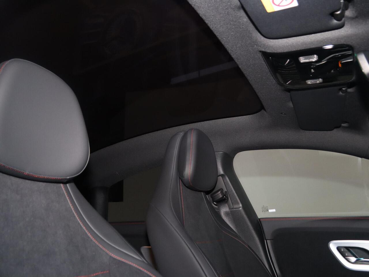 Mercedes-Benz CLA-KLASSE 250+ Launch Edition 85 kWh | Night | Panoramadak | Stoelverwarming | DISTRONIC | Achteruitrijcamera | Dodehoekassistent |