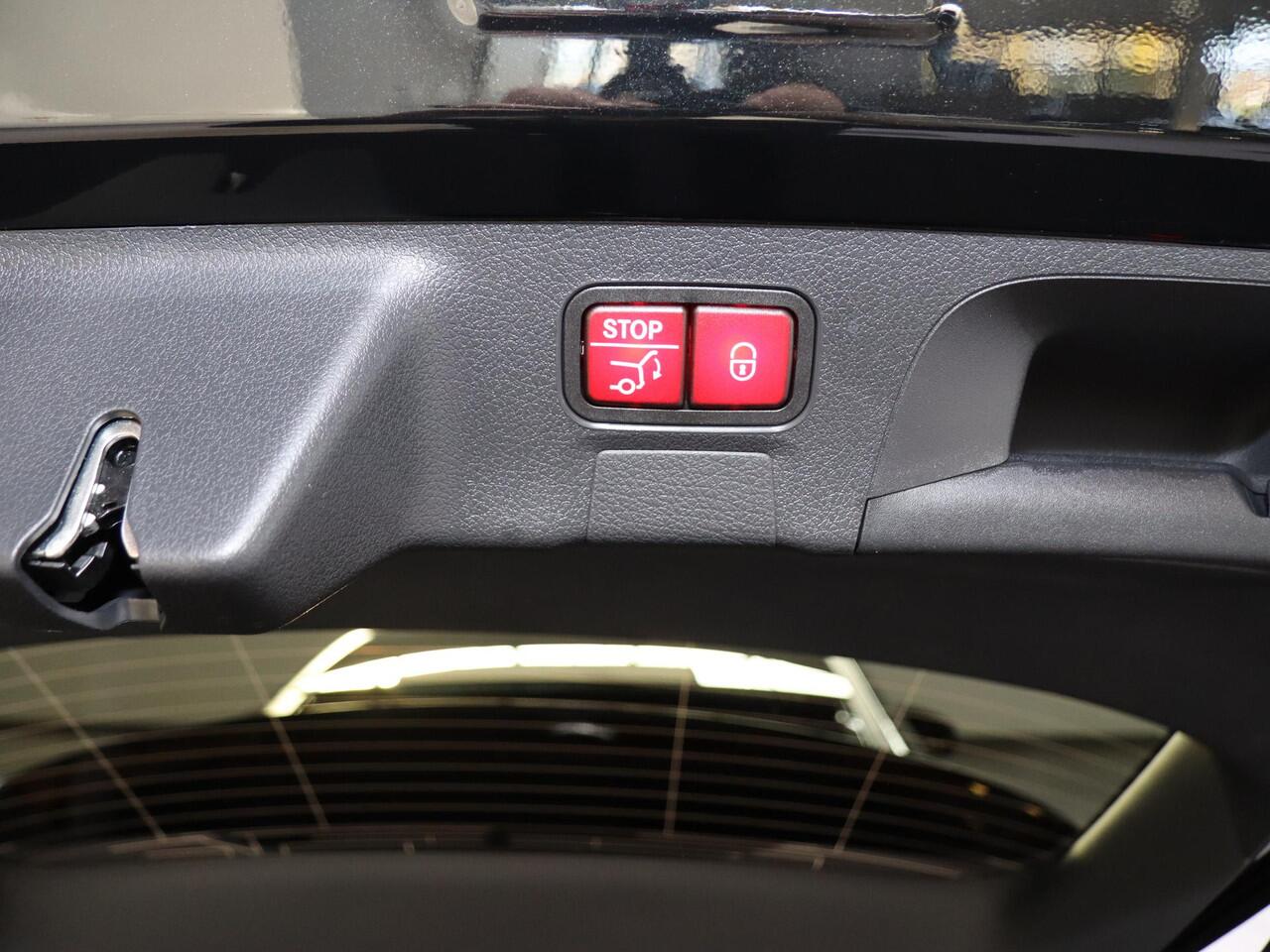 Mercedes-Benz CLA-KLASSE Shooting Brake 180 Business Solution AMG | AMG Line Plus | Nightpakket | Head-up display | 360° camera | Dodehoekassistent | 19 inch AMG Velgen |