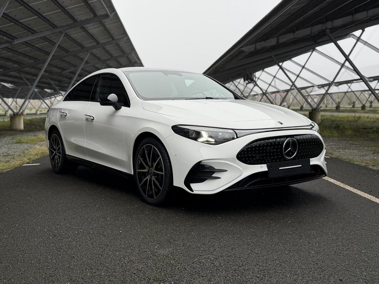 Mercedes-Benz CLA-KLASSE 250+ Launch Edition 85 kWh | Night | Panoramadak | Trekhaak | Stoelverwarming | DISTRONIC | Achteruitrijcamera | Dodehoekassistent |