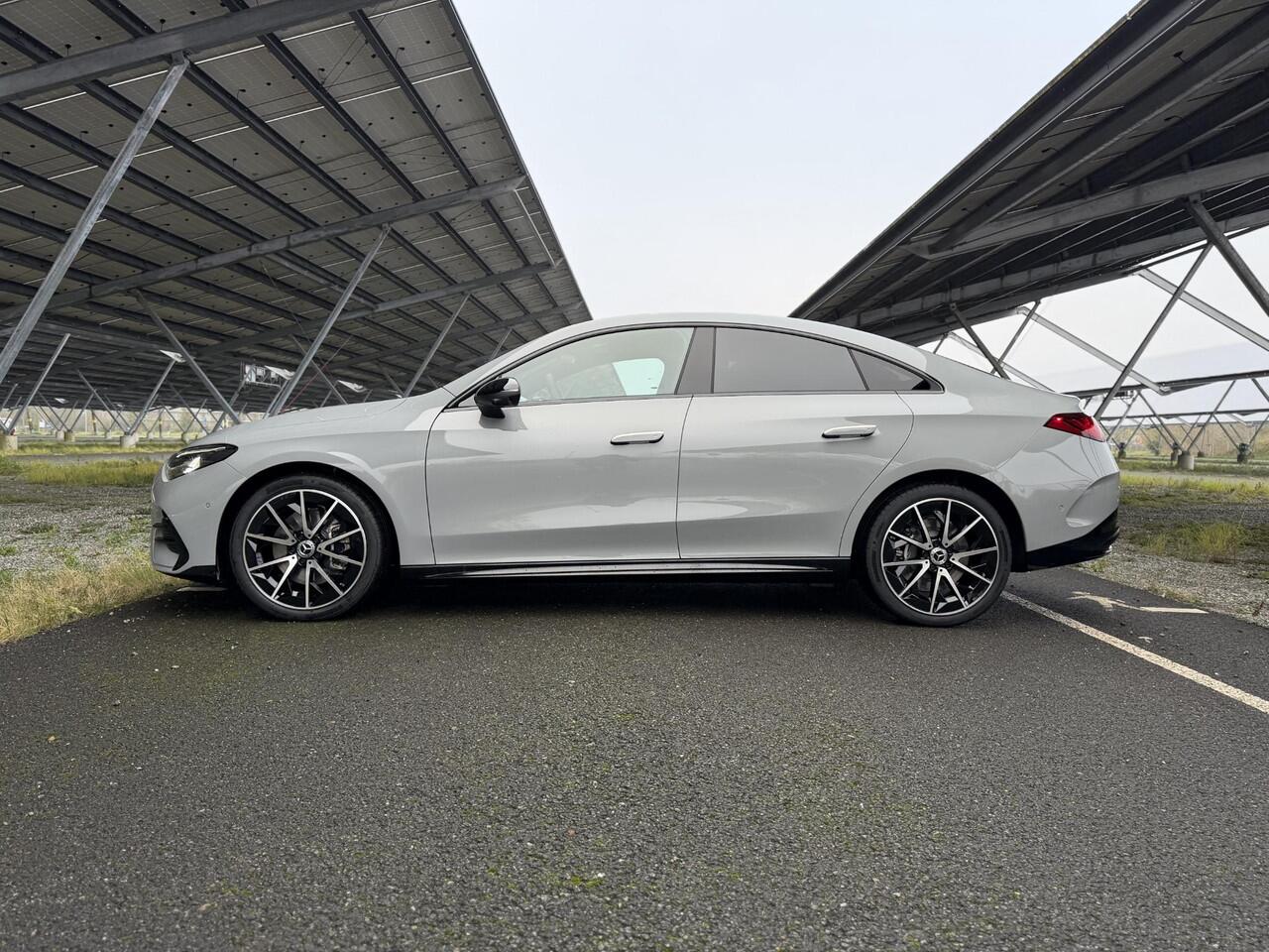 Mercedes-Benz CLA-KLASSE 250+ Launch Edition 85 kWh | Night | Panoramadak | Stoelverwarming | DISTRONIC | Achteruitrijcamera | Dodehoekassistent |