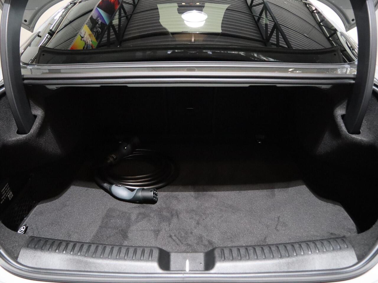 Mercedes-Benz CLA-KLASSE 250+ Launch Edition 85 kWh | Night | Panoramadak | DISTRONIC | Achteruitrijcamera | Dodehoekassistent |