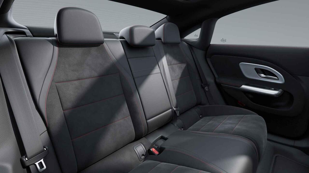 Mercedes-Benz CLA-KLASSE 250+ Launch Edition 85 kWh | Panoramadak | Stoelverwarming | Nightpakket | DISTRONIC | Achteruitrijcamera | Dodehoekassistent |