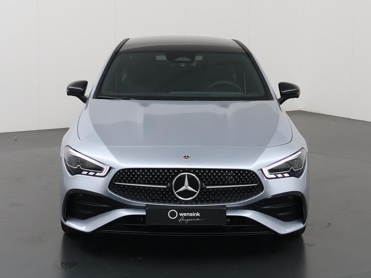 Mercedes-Benz CLA-KLASSE 180 Business Solution AMG | Panoramaschuifdak | AMG-line plus | Head-Up | Dodehoekassistent | Nightpakket |