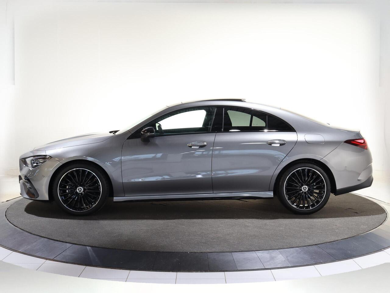 Mercedes-Benz CLA-KLASSE 180 Business Solution AMG | Panoramaschuifdak | AMG Line Plus | Head-up display | Nightpakket | 360° camera | Dodehoekassistent |