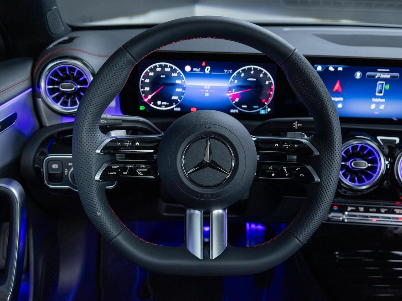 Mercedes-Benz CLA-KLASSE Limousine 180 Star Edition AMG Line Panorama dak