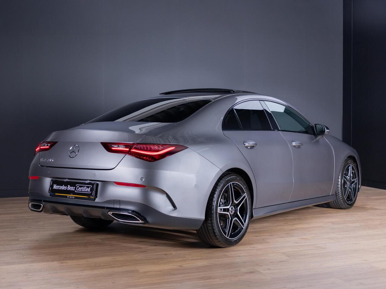 Mercedes-Benz CLA-KLASSE Limousine 180 Star Edition AMG Line Panorama dak