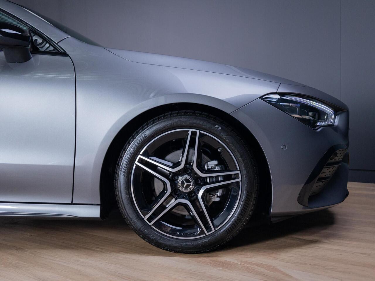 Mercedes-Benz CLA-KLASSE Limousine 180 Star Edition AMG Line Panorama dak